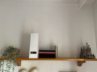 Estantería flotante de madera