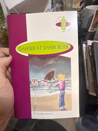 Libro Danger at shark rock