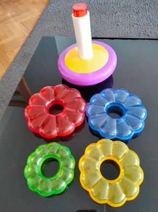 Torre apilable bebe arcoiris musical