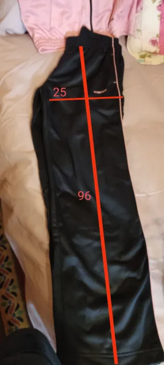 Chándal Boomerang rosa y negro.Talla 16 años o S.