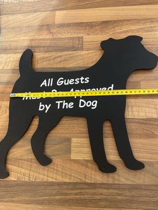 Cartel madera perro de IKEA