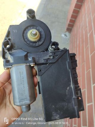 Motor elevalunas Audi A4 (2001)
