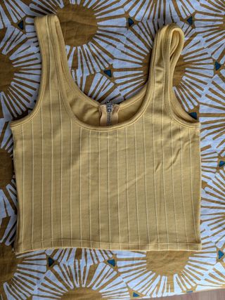 Top amarillo Bershka