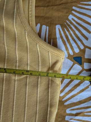 Top amarillo Bershka