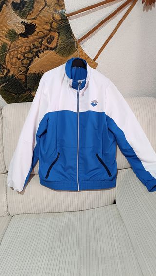Cazadora Lotto azul y blanca