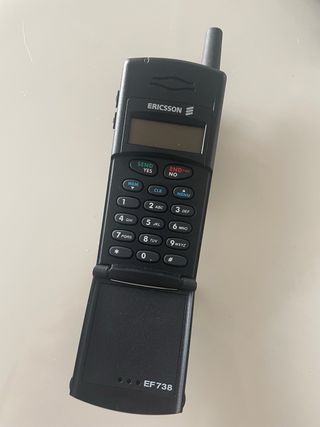 Ericsson EF738 ETACS - Teléfono móvil
