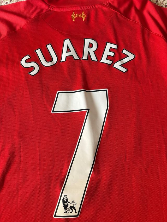Camiseta oficial Liverpool de Suárez, temp 13/14