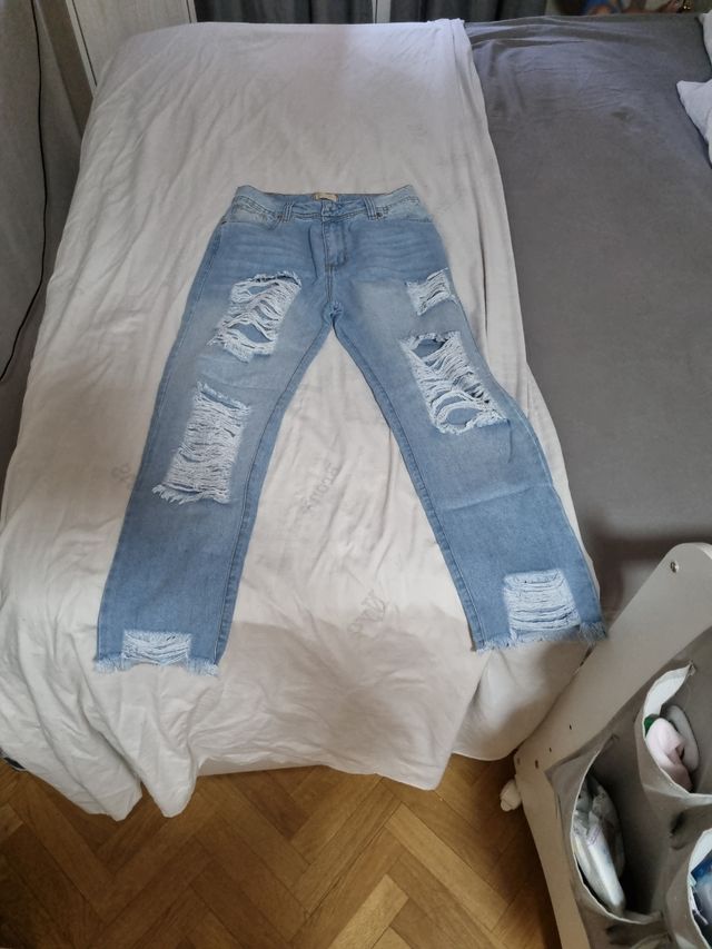 Vaqueros rotos azules