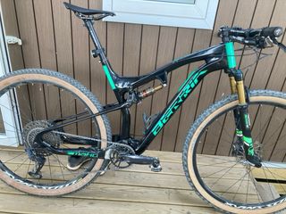 Bicicleta de montaña berria mako doble suspension