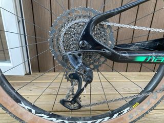 Bicicleta de montaña berria mako doble suspension
