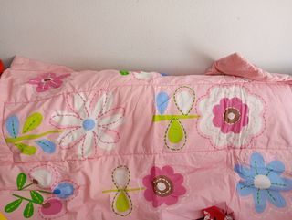 Nórdico cuna infantil flores rosa