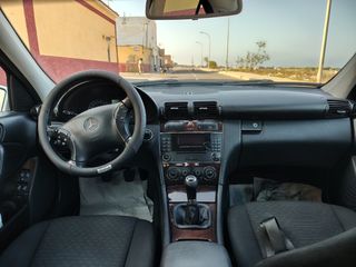 Mercedes-Benz Clase C 2005