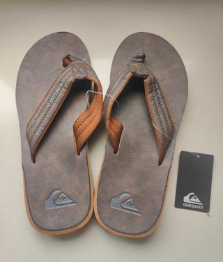 ZAPATILLAS/CHANCLAS QUICKSILVER CUERO NUEVAS