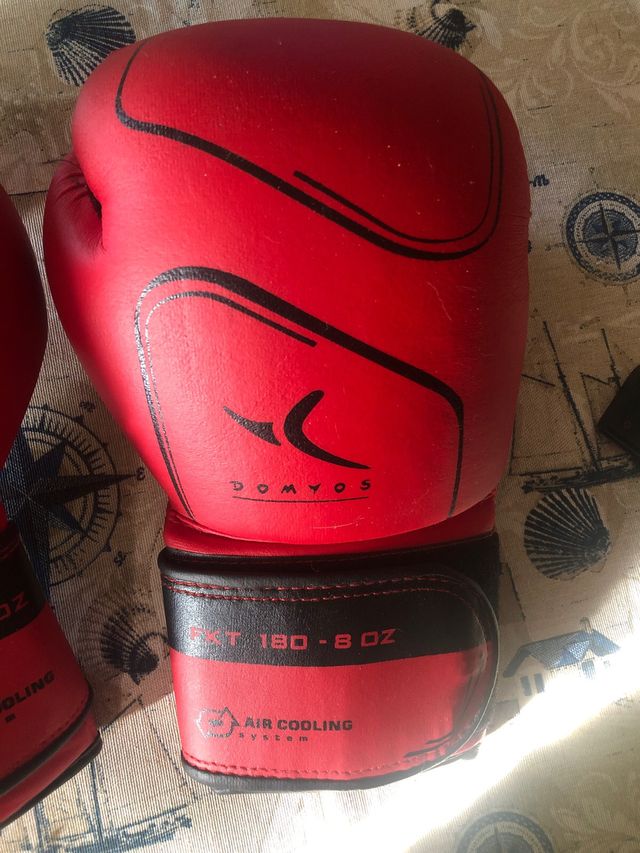 Guantes boxeo DOMYOS rojos 8 oz