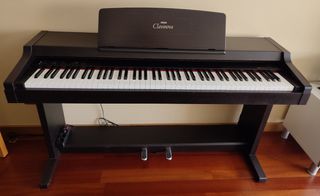 Yamaha Clavinova CLP-153SG + taburete