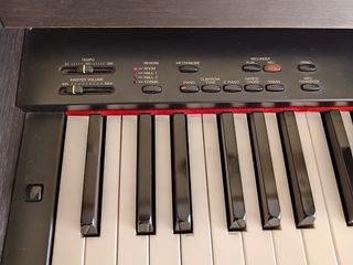 Yamaha Clavinova CLP-153SG + taburete