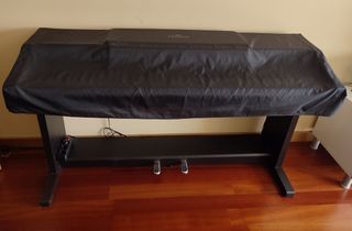 Yamaha Clavinova CLP-153SG + taburete