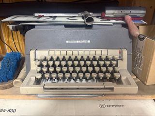 Olivetti Linea 98 Máquina de escribir carro ancho