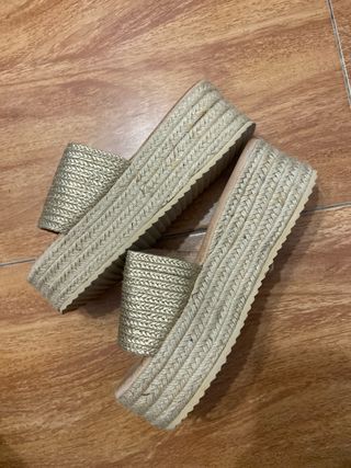 Zapatos esparto mujer dorados