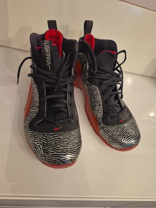 Zapatillas Nike Foamposite - rojas y negras