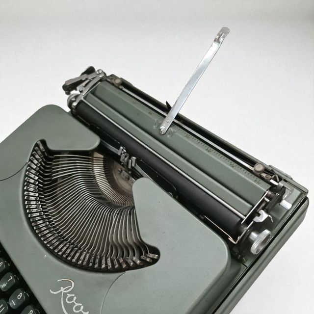Rara Máquina escribir Rooy vintage - Funciona!