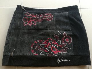 Minifalda negra Koroshi 