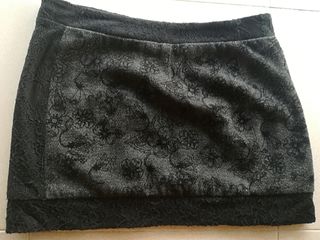 Minifalda negra Koroshi 