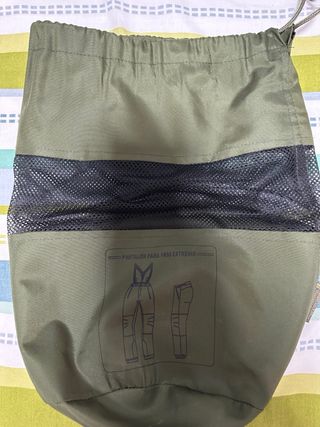 Traje militar frio extremo.