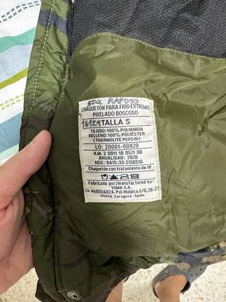 Traje militar frio extremo.