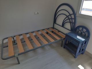 Somier + mesita + cabecero