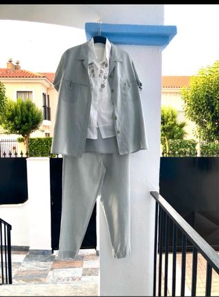 Traje pantalón y blusón verde agua Perfecto estado