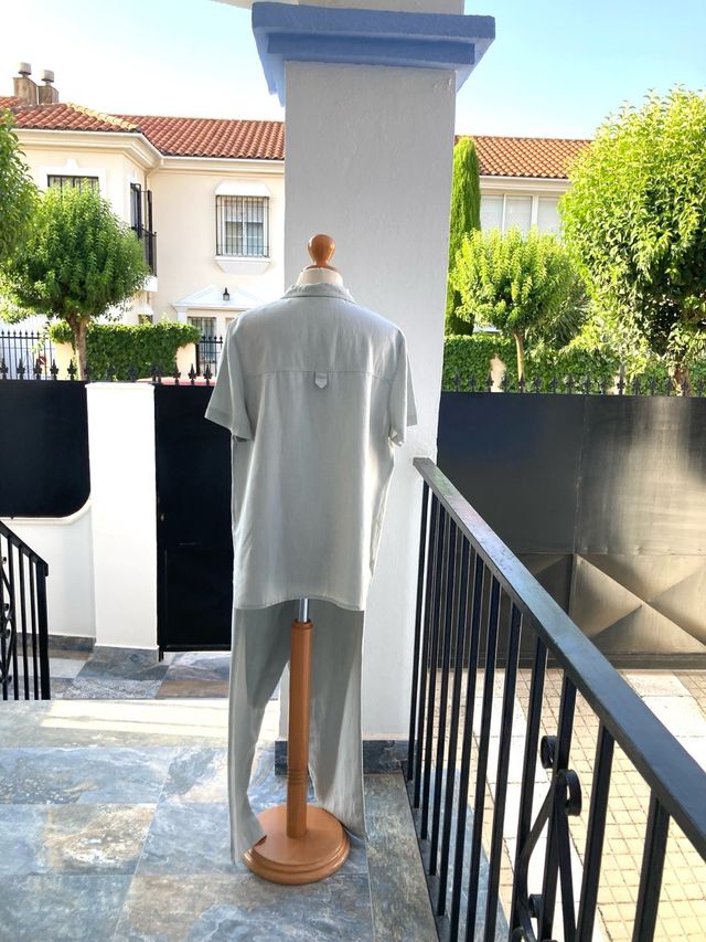 Traje pantalón y blusón verde agua
Perfecto estado