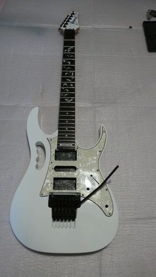 Proyecto guitarra Ibanez Jem555 Steve Vai Indonesi