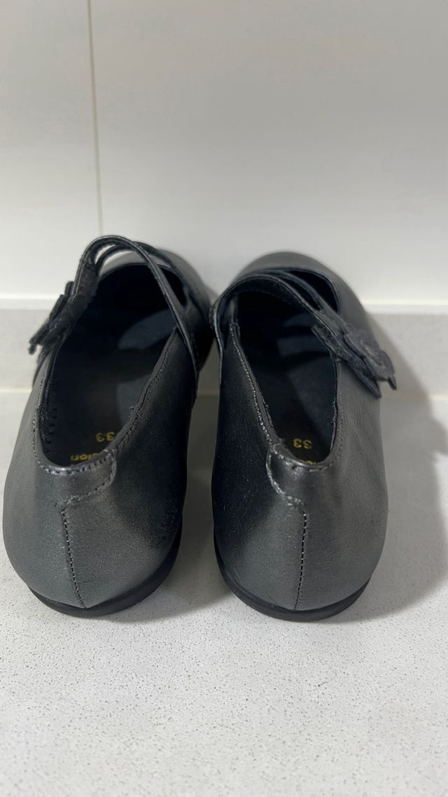 Manoletinas piel gris n33. Alta Costura