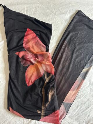 Vestido tul negro con flores