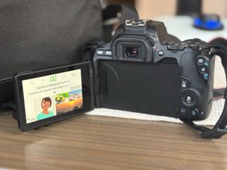 Canon EOS 250D - Cámara réflex