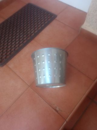 Macetero metálico plateado