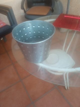 Macetero metálico plateado