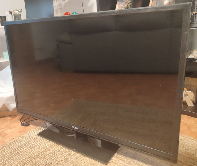 TV Inves 46" negra