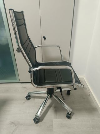 Sillón oficina giratorio negro