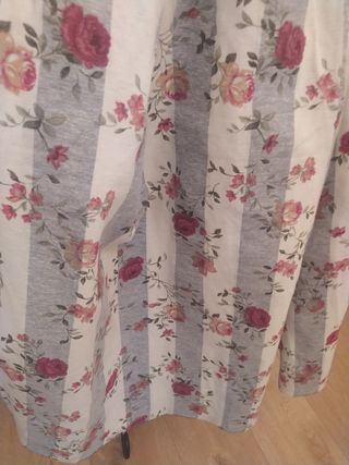 Tela estampada flores 280 por 90 y 140 por 140