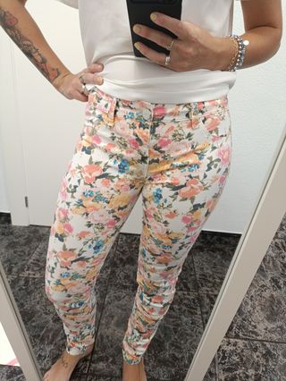 Pantalones estampados florales