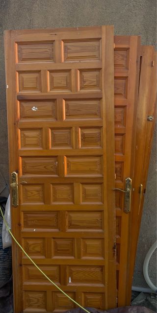 Puertas madera maciza 