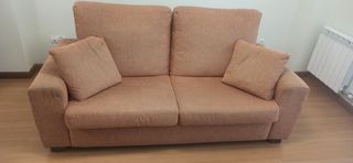 Precio negociable.Sofá 3 plazas de tapicero.





