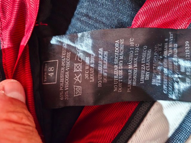 Traje Gris brillo Talla S o M entallado