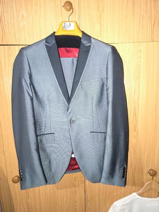 Traje Gris brillo Talla S o M entallado