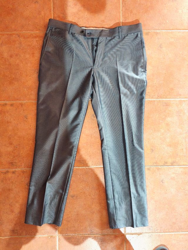 Traje Gris brillo Talla S o M entallado