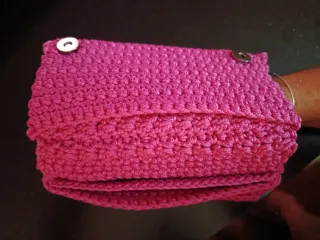 Portafogli- Cartera fucsia  all' uncinetto