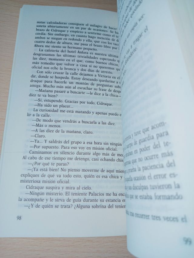 Morirás en Chafarinas (Gran Angular) (Spanish E...