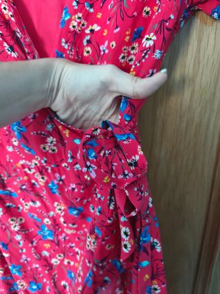 Blusa Bershka rojo flores